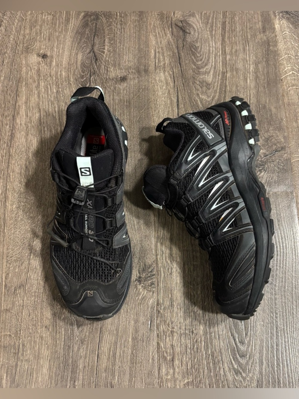 Salomon XA PRO 3D V9 Black Trail Running Sneakers w/ Quicklace Women’s size 7
